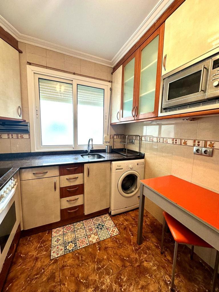 Apartamento Soleado Para 8 Personas En Santoña Esterno foto