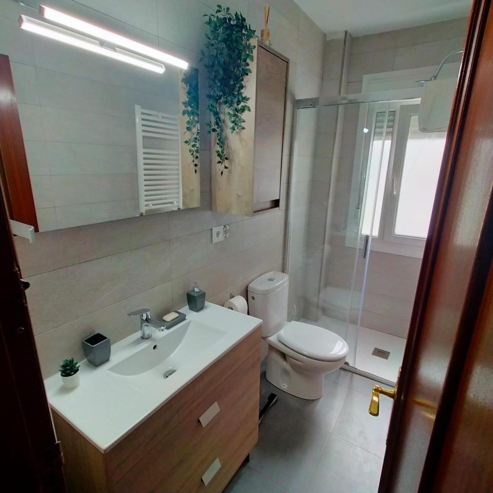 Apartamento Soleado Para 8 Personas En Santoña Esterno foto